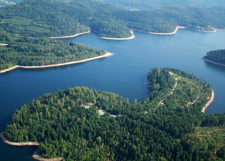 Vue du lac de Pierre Percee